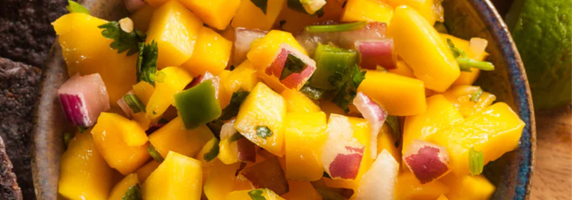 Mango-Avocado-Salat mit Limettendressing
